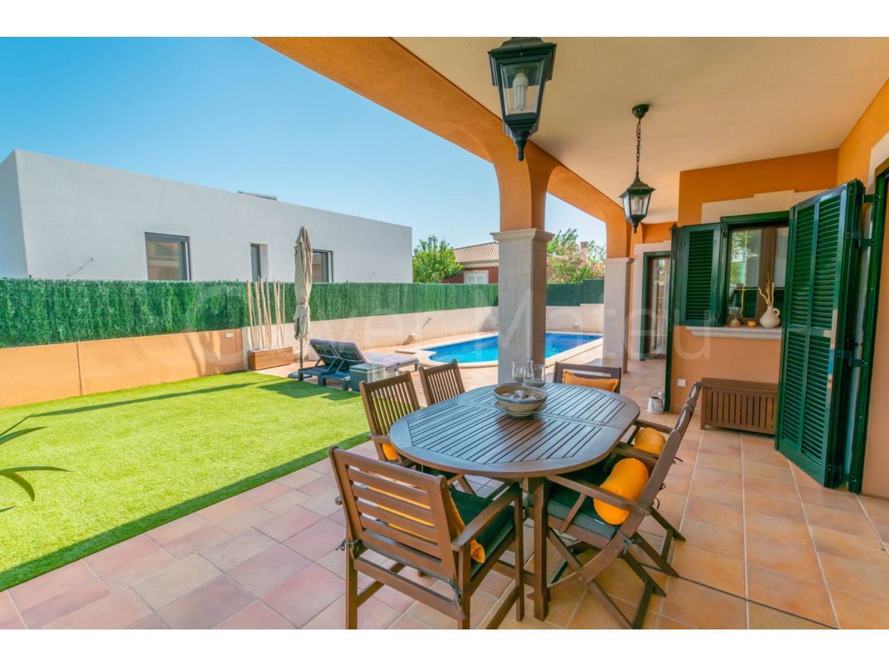 Inmobiliaria Oliver Mateu Einfamilienhaus In Son Macia Mit Garage Pool Und Garten