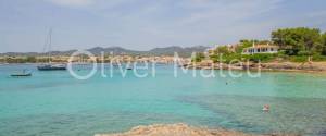 PLANTA BAJA JUNTO A LA PLAYA CON PISCINA COMUNITARIA Y JARDÍN PROPIO