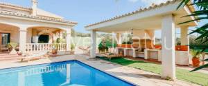 VILLA WITH POOL, GARAGE AND GARDEN