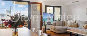 APARTAMENTO CON VISTAS AL MAR, TERRAZA, PARKING Y PISCINA COMUNITARIA