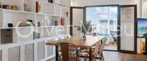 APARTAMENTO CON VISTAS AL MAR, TERRAZA, PARKING Y PISCINA COMUNITARIA