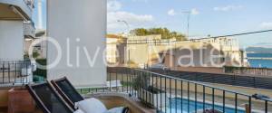 APARTAMENTO CON VISTAS AL MAR, TERRAZA, PARKING Y PISCINA COMUNITARIA