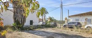 CASA MALLORQUINA EN ESTABLIMENTS A REFORMAR CON JARDIN