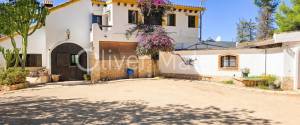 CHALET UNIFAMILIAR DE GRANDES DIMENSIONES CON PISCINA EN COSTA DE LA CALMA