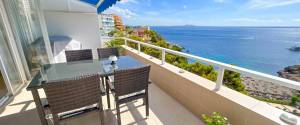 APARTMENT WITH SPECTACULAR SEA VIEWS IN ILLETAS