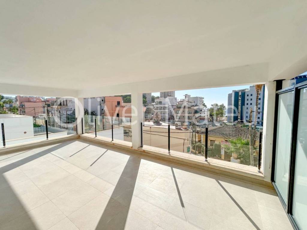 FLAT WITH LARGE TERRACE IN SANT AGUSTÍ