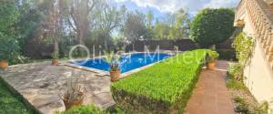 VILLA WITH GARDEN, POOL AND GARAGE