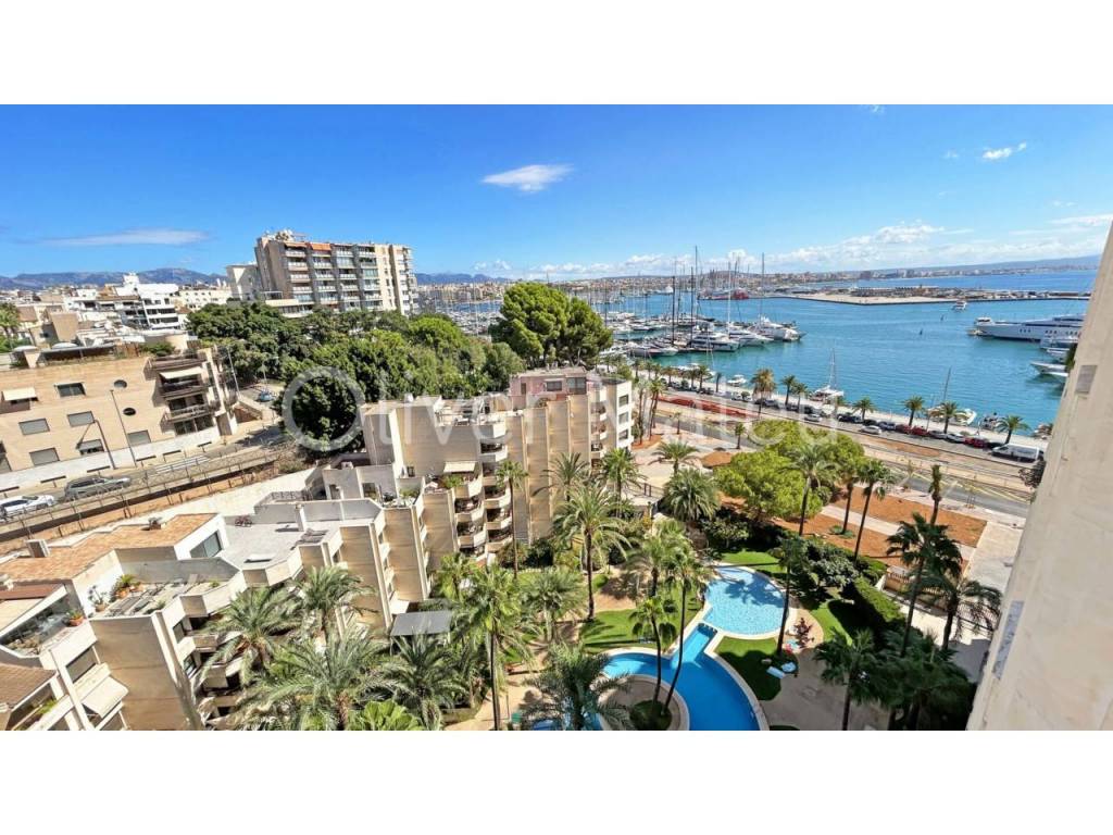 FLAT ON THE SEAFRONT OF PALMA'S PASEO MARÍTIMO