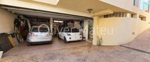 DETACHED HOUSE WITH GARAGE AND TERRACE