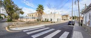 TYPICAL MALLORCAN HOUSE IN ESTABLIMENTS, TO RENOVATE, WITH GARDEN