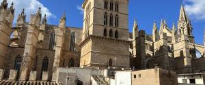 EDIFICIO HISTORICO JUNTO A LA CATEDRAL