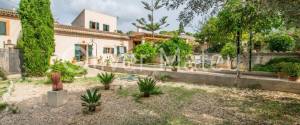 CASA MALLORQUINA CENTENARIA CON  JARDÍN Y GARAJE